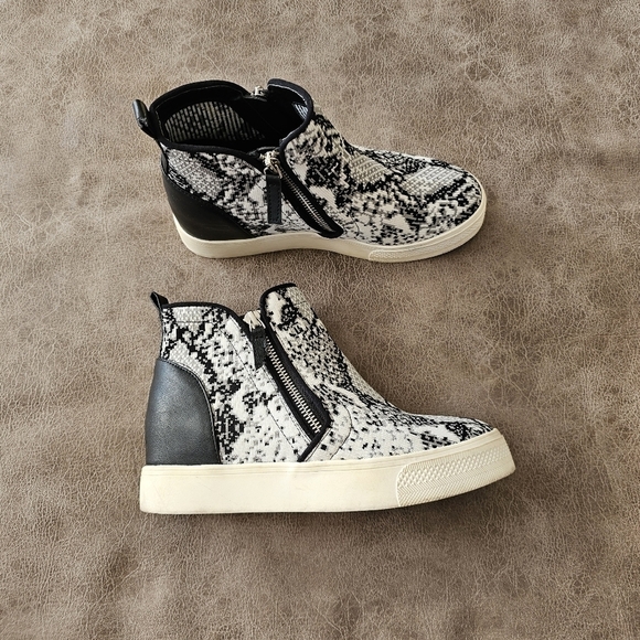 Steve Madden Loxely Wedge High Top - Picture 1 of 7